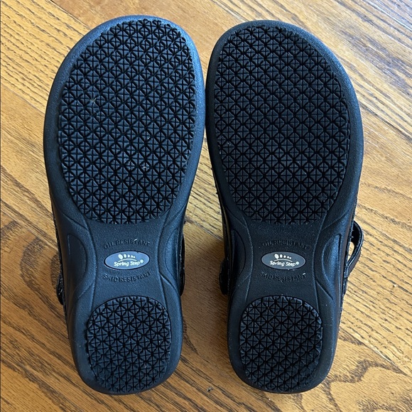 Spring Step Black Leather Mules - Picture 7 of 12